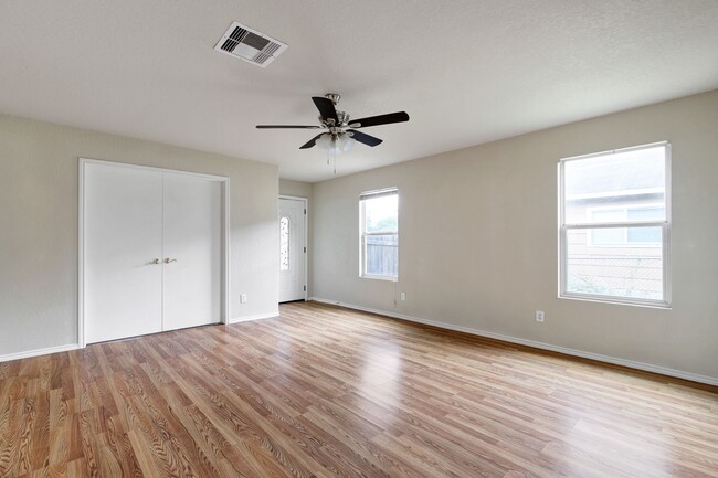 Photo - ***MOVE-IN SPECIAL: ONE WEEK FREE***Recently Updated 4-Bedroom Home in Northside ISD
