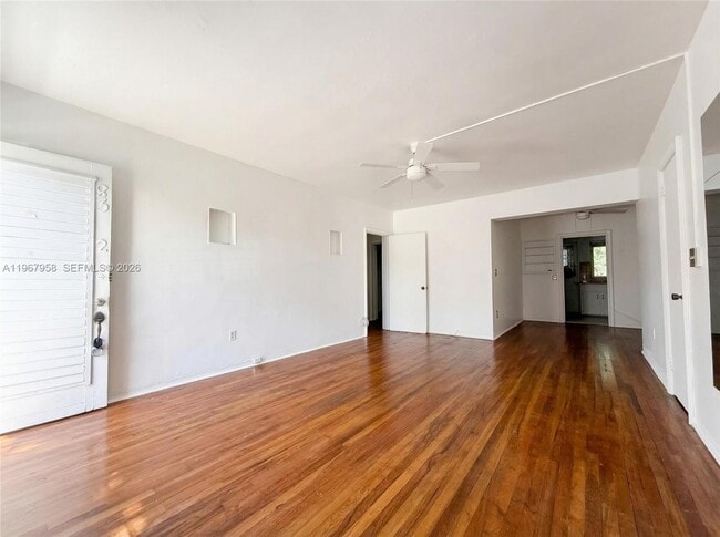 Photo - 841 W 40th St Unidad 2