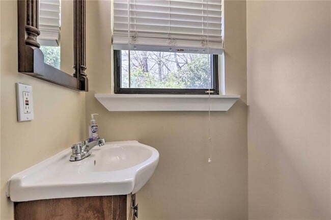 Photo - 6207 Moss Dr