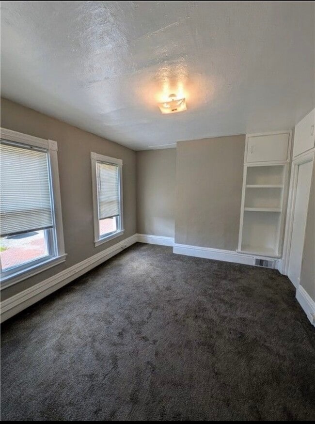 Photo - 1913 Evans Ave