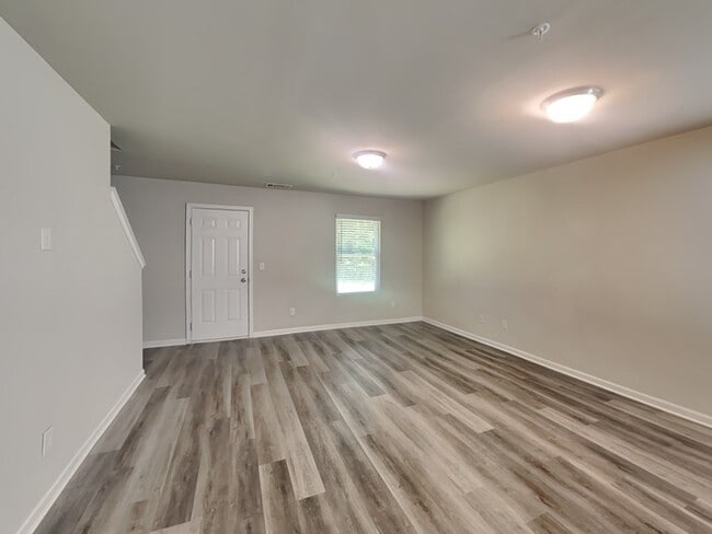 Photo - 1048 Wedgewood Ct NE