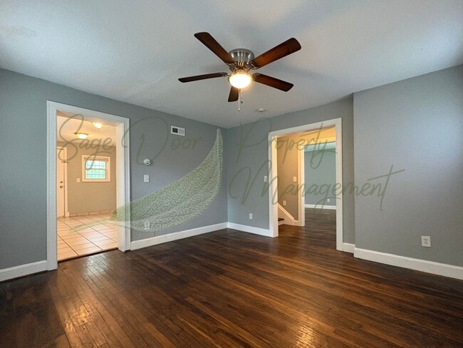 Photo - 2420 E 51st St