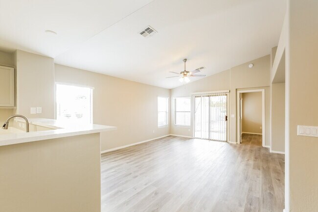 Photo - 1607 W Nancy Ln