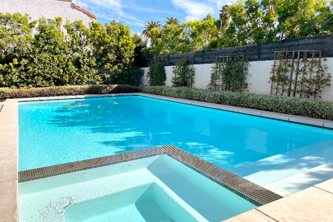 Photo - 300 N Plymouth Blvd