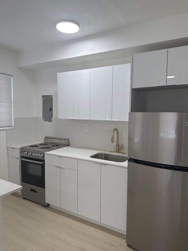 Building Photo - 5601 N Miami Ave Unit #1