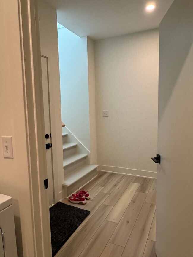 Photo - Vaulted Ceilings & Hardwood Floors in This Charming Indianapolis L