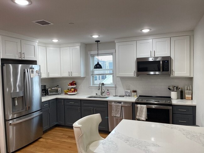 Photo - 153 Bowen St Unit 1