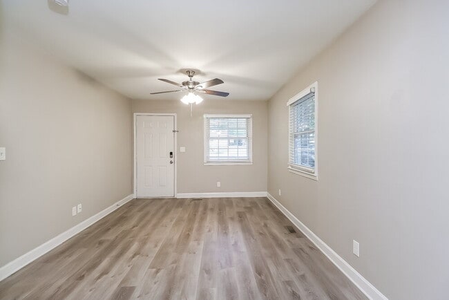 Photo - 209 Nila Dawn Ave