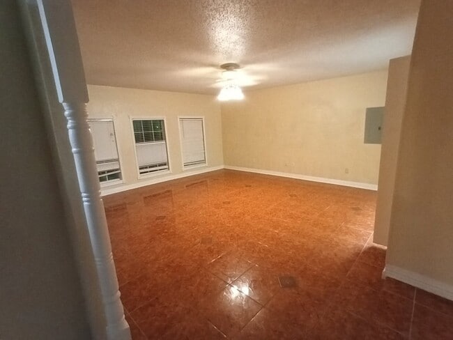 Photo - 2701 Willow Springs Rd