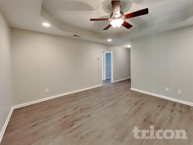 Photo - 605 Silverhill Dr