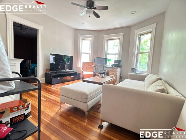 Photo - 20 Fairbanks St Unidad 1