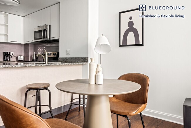 Photo - 285 Third St Unidad FL1-ID714