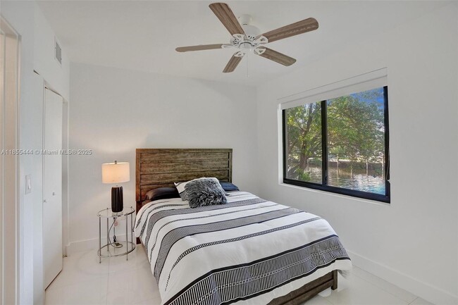 Photo - 516 SE 1st Cir