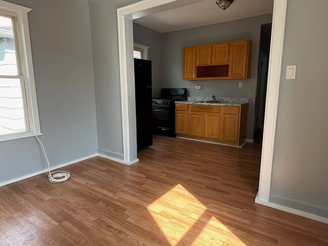 Photo - 27 Alton Pl Unit 2