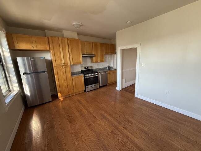 Photo - 428 Chelsea St Unit number 3