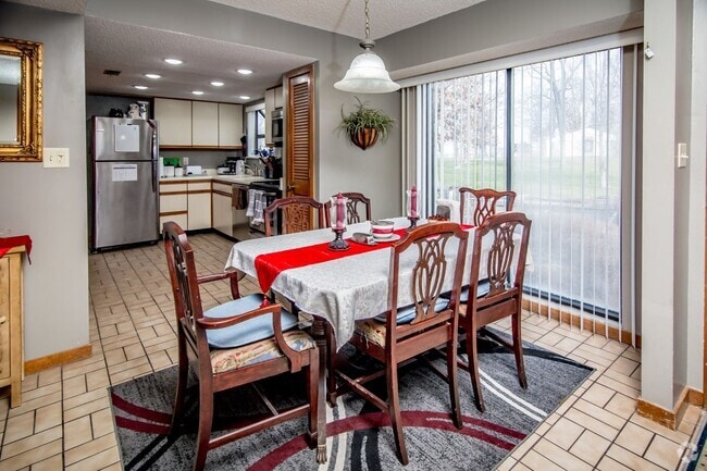 Building Photo - 2 Bed & 2 Bath Condo