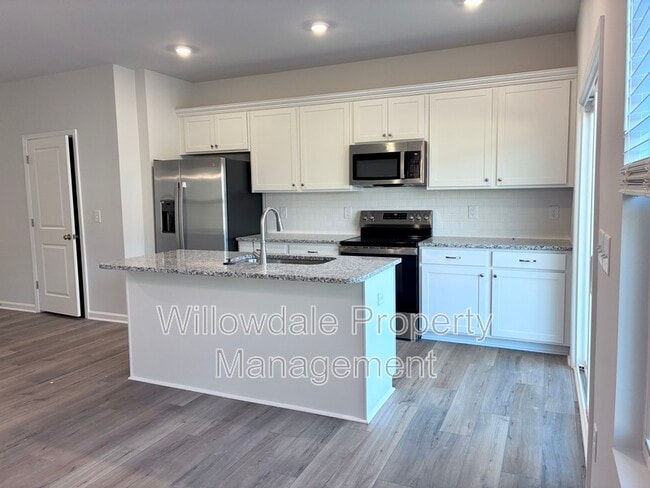 Photo - 211 Central Townes Wy