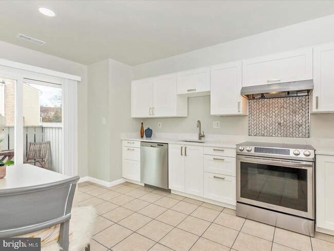 Photo - 11349 Appledowre Way