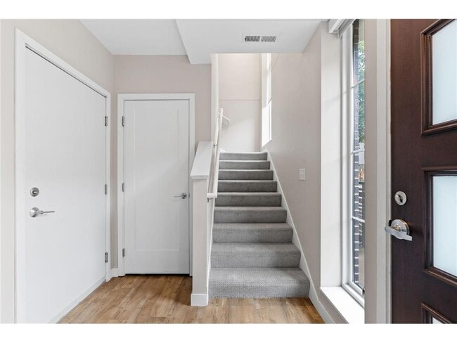 Photo - 120 Hennepin Ave