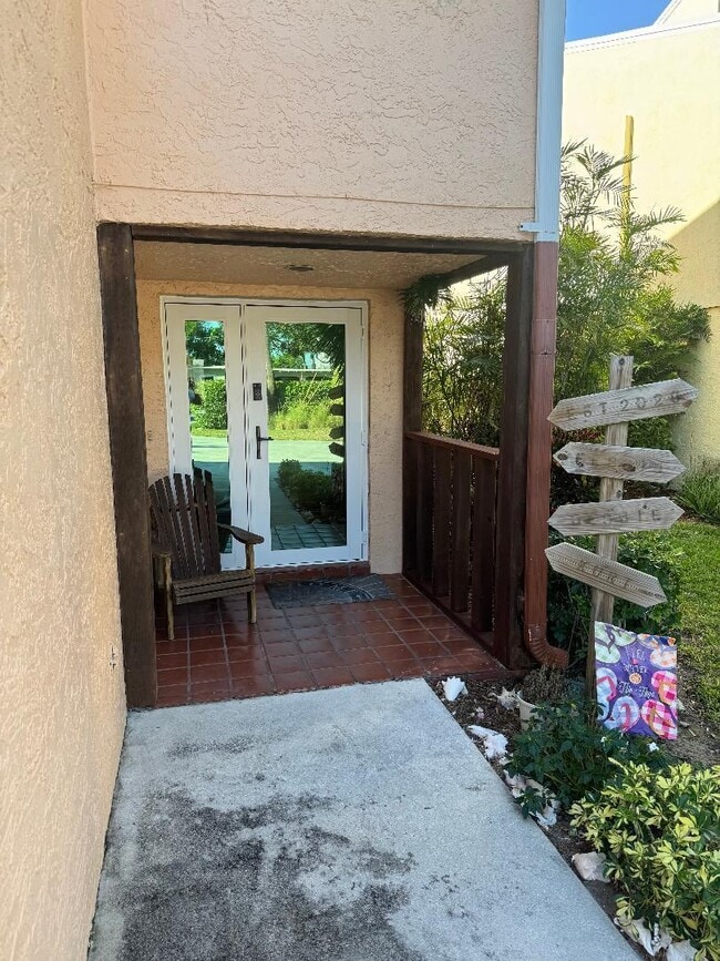 Photo - 409 Fernandina St