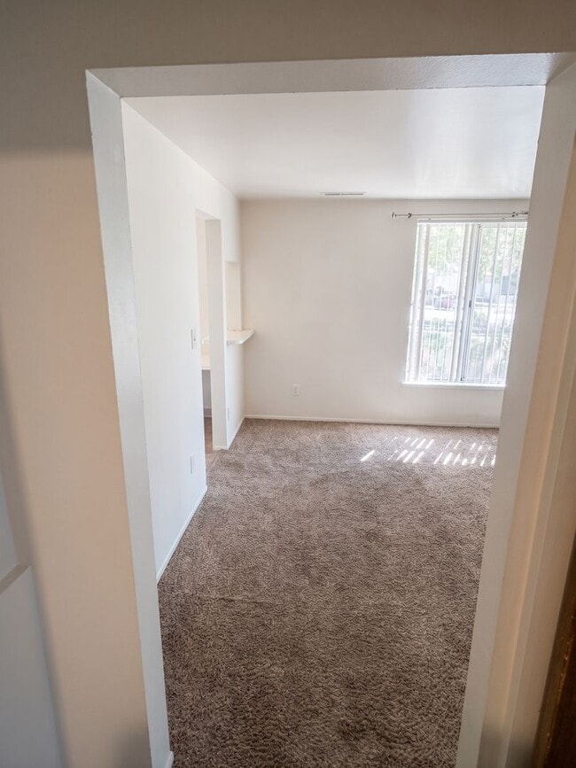 Photo - 1133 N Clarkson St Unit 04