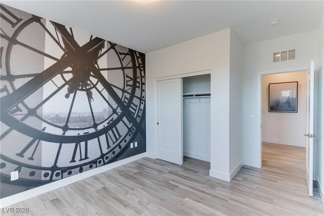 Photo - 214 Abbey Hill St