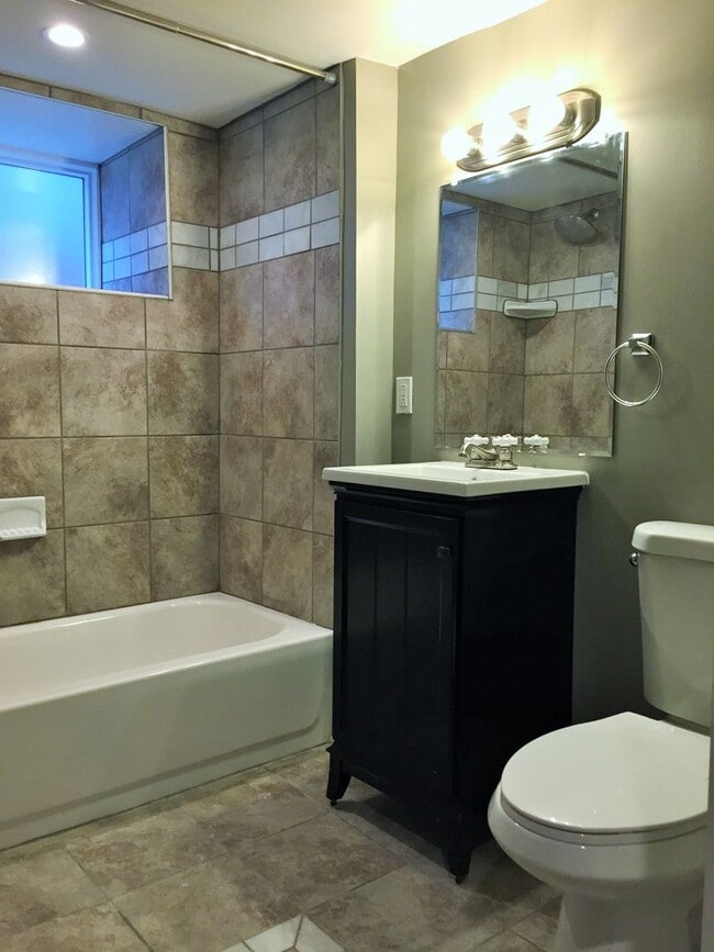 Photo - 6333-6335 Bartlett Unit 6333 Bartlett