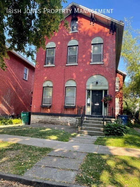 Building Photo - 62 Park St Unit Apt. 3(Upper rear)