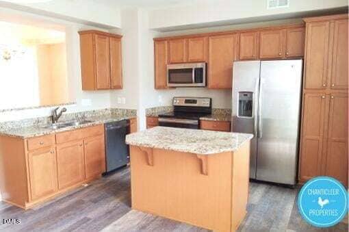 Photo - 505 Berry Chase Way