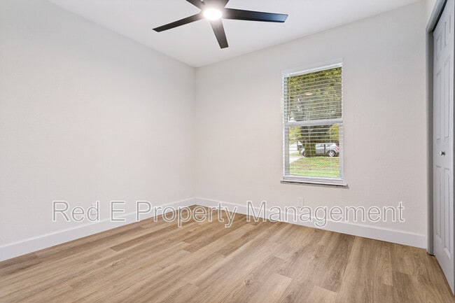 Photo - 5210 Galacino St