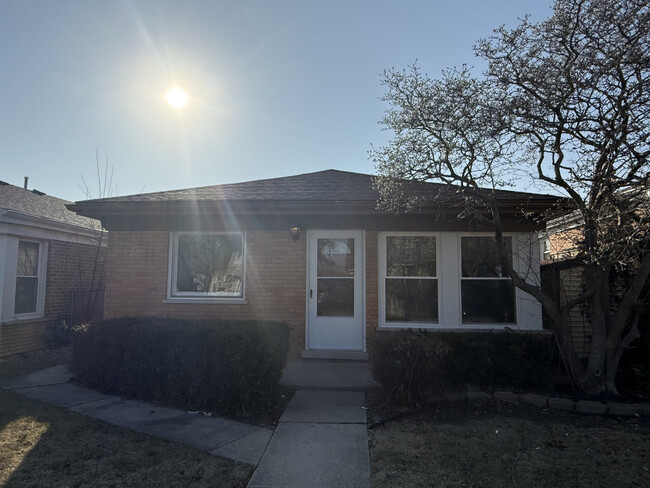 Building Photo - 7504 Latrobe Ave Rental