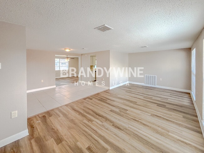 Photo - 6135 Seabreeze Dr