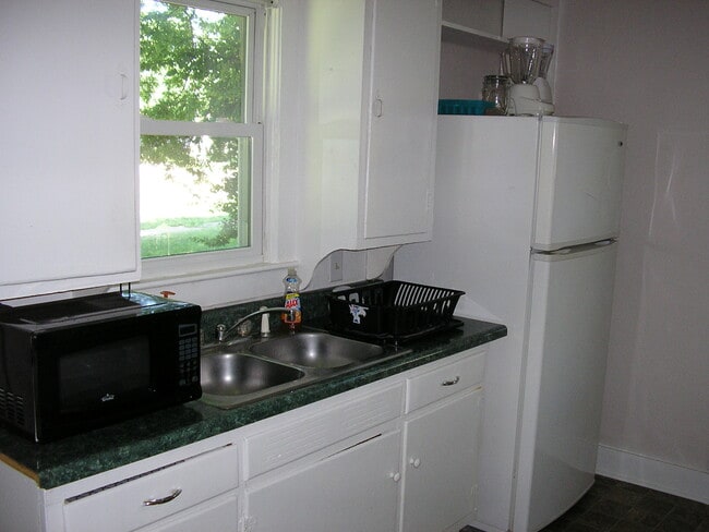 Photo - 1635 Sharon Dr