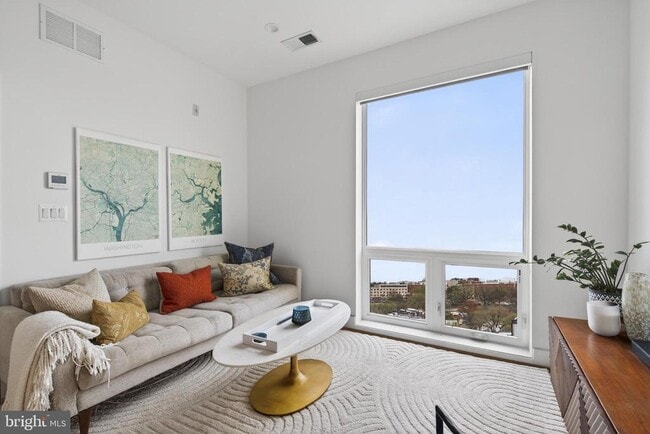 Building Photo - 2905 Georgia Ave NW Unit PH404