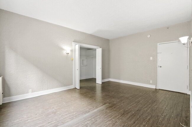 Photo - 3621 S Pacific Ave Unit 6