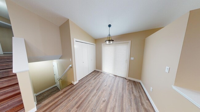 Photo - 7418 B 114 St