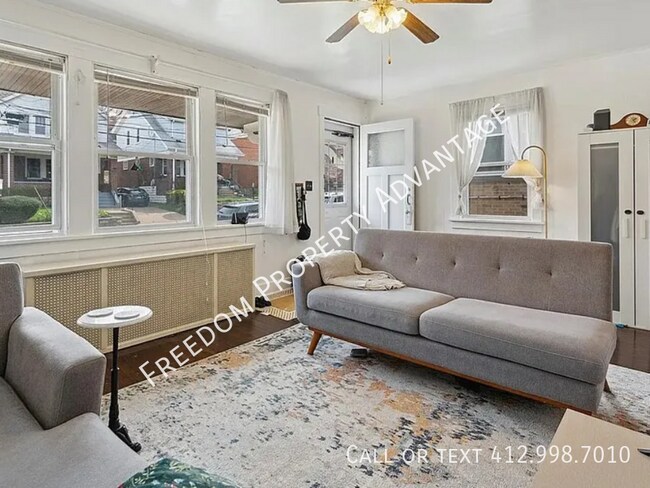 Photo - 1457 Tolma Ave