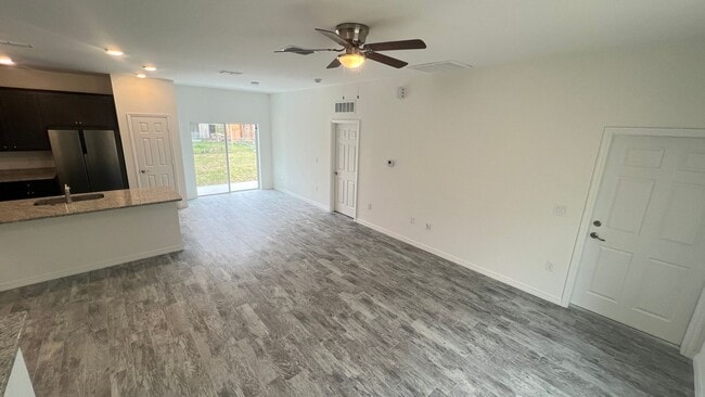 Photo - GORGEOUS Bedroom, 2 Bathroom Home in Palm Bay!!