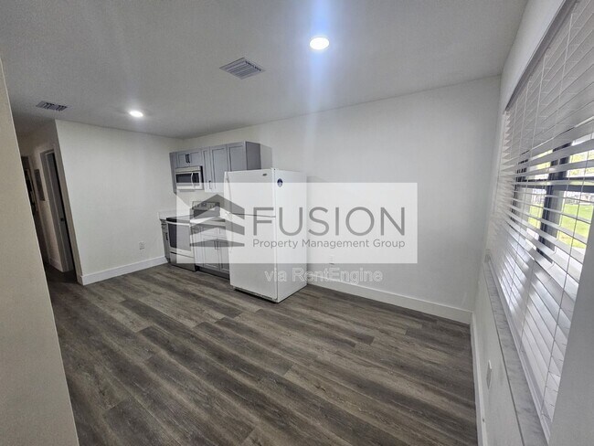 Photo - 1730 Acapulco Dr Unit 3b