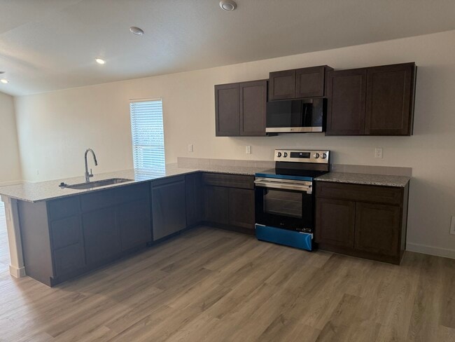 Photo - 1203 Cottonwood Ave