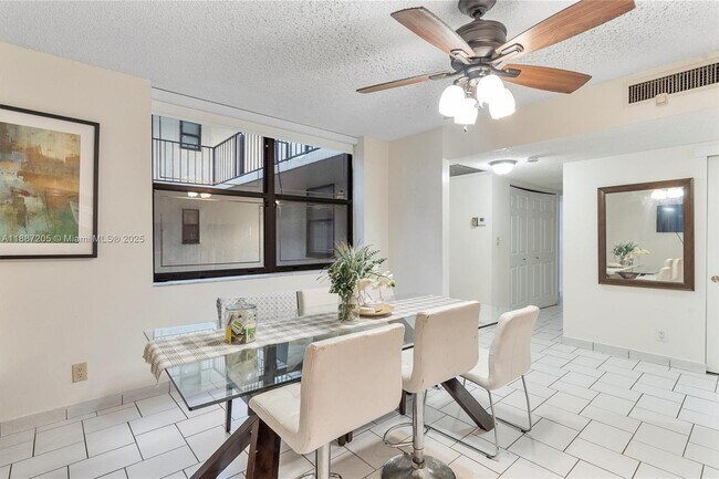 Photo - 20401 NE 30th Ave Unidad 106-8