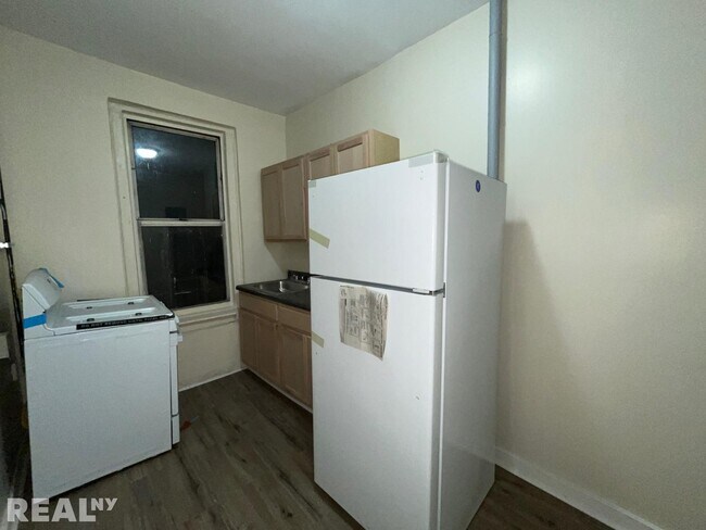 Photo - 571 W 175th St Unit 45