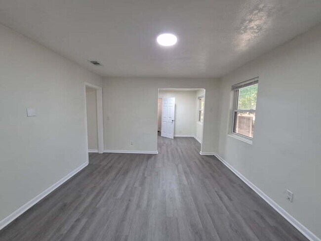 Photo - 3 bd/1 bath home ready for you!