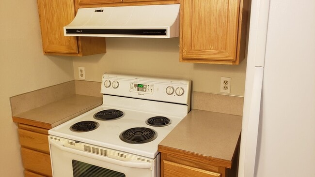 Photo - Nice 2 Bedroom with Garage.