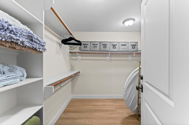 Building Photo - 1305 Birdsall St