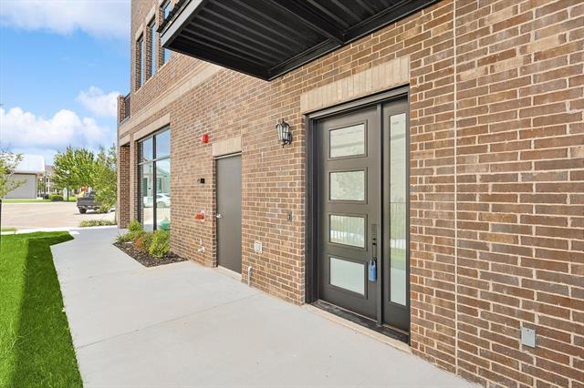 Photo - 767 W Main St Unit 201