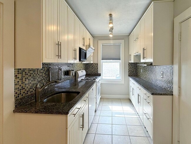 Photo - 20-2 Chiswick Rd Unit 2