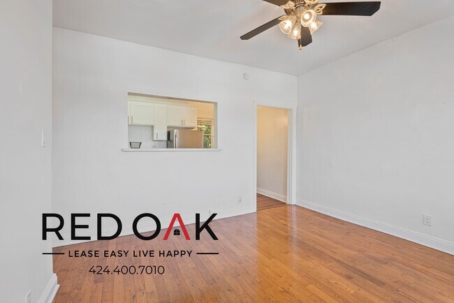 Photo - Sunlit Top Floor One Bedroom with Vintage ... Unidad 400