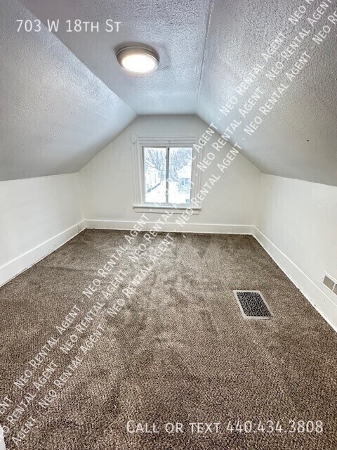 Photo - 703 W 18th St