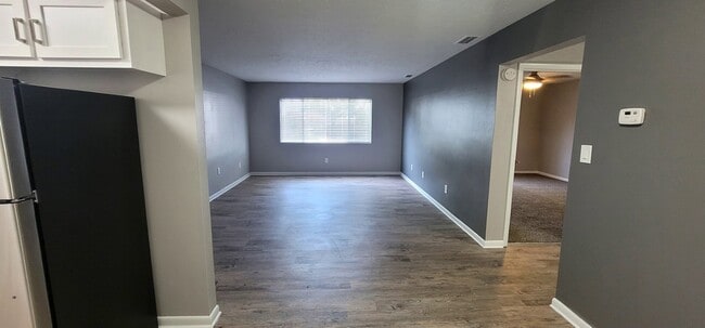 One bedroom Living